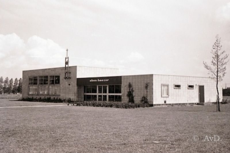 De Eben-Haëzerkerk in de eerste jaren na de oplevering